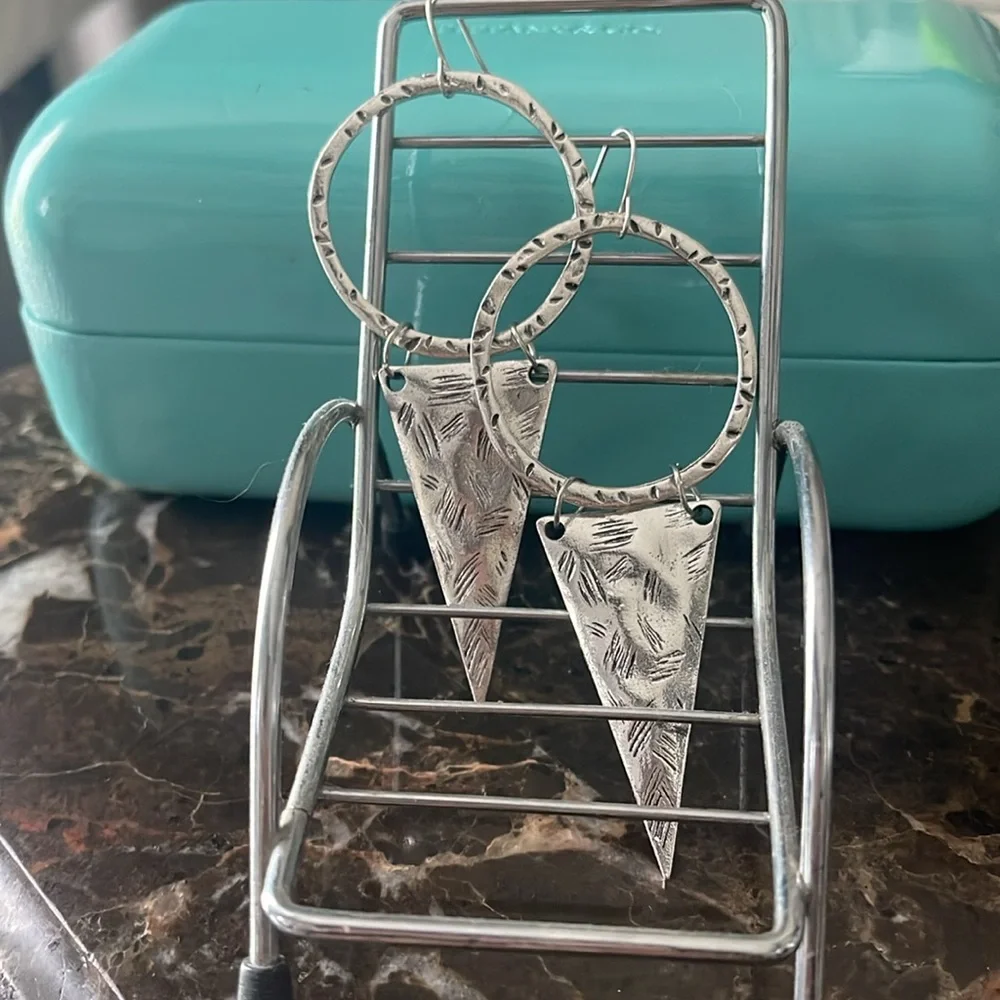 Beautiful earrings - Picture 2 of 3